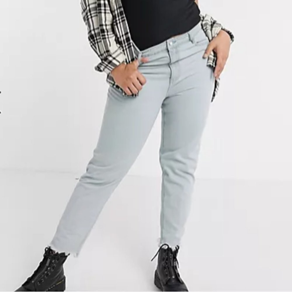 Missguided Plus Highwaisted Mom Jeans w/ Raw Hem (US 16)